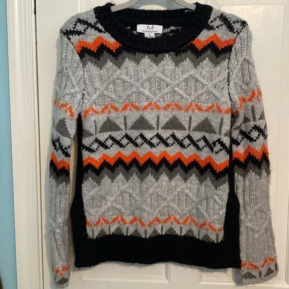 Magaschoni NWT crew neck sweater - XS - grey/black-orange - super soft
